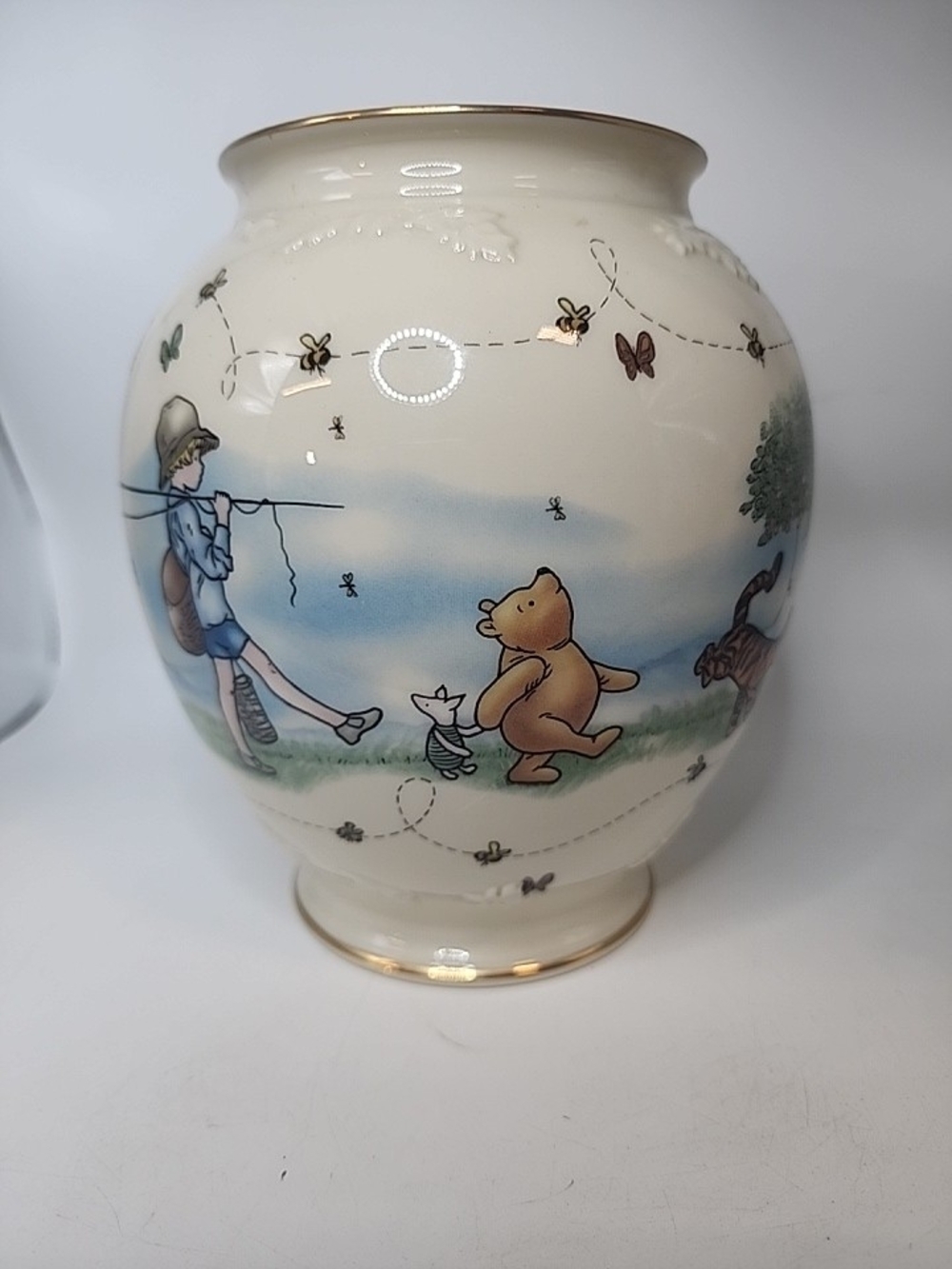 Disney Lenox Winnie The Pooh The Honey Pot Vase 7" Ivory Porcelain - PRISTINE